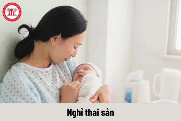 Lao động nữ trở lại làm việc sau khi hết thời gian nghỉ thai sản thêm thì có bị cắt giảm tiền lương so với trước khi nghỉ thai sản không?