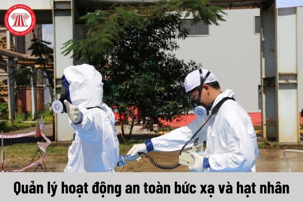 Quyền của Chuyên viên cao cấp về quản lý hoạt động an toàn bức xạ và hạt nhân là gì?