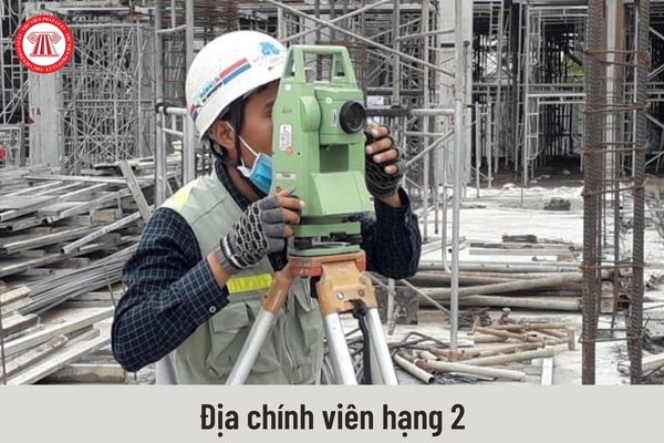 Viên chức giữ chức danh địa chính viên hạng 2 có mức lương là bao nhiêu?