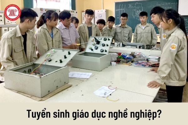 Cơ sở giáo dục nghề nghiệp có được tuyển sinh trong quá trình chờ cấp giấy chứng nhận hoạt động giáo dục nghề nghiệp không?