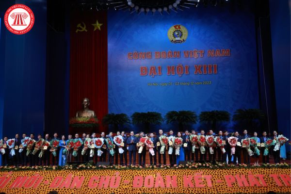 Đại hội nào quyết định đổi tên Tổng Công đoàn Việt Nam thành Tổng Liên đoàn Lao động Việt Nam?