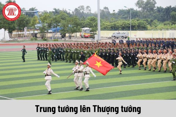 Trung tướng công an lên Thượng tướng công an thì cần phục vụ nhiêu lâu mới được xét thăng quân hàm?