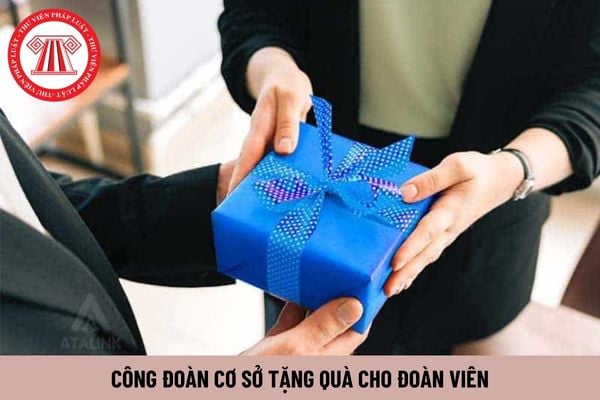 Công đoàn cơ sở có tặng quà cho đoàn viên vào dịp lễ Giỗ Tổ Hùng Vương không?