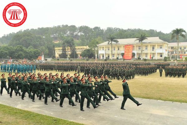 Việt Nam hiện tại có bao nhiêu quân khu? Tư lệnh Quân khu có được hưởng tiền phụ cấp phục vụ không?