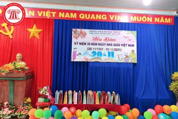 Mẫu kịch bản chương trình tọa đàm 20 11 kỷ niệm 42 năm ngày Nhà giáo Việt Nam như thế nào? Nhà trường có cho giáo viên nghỉ dạy để tham gia tọa đàm không?