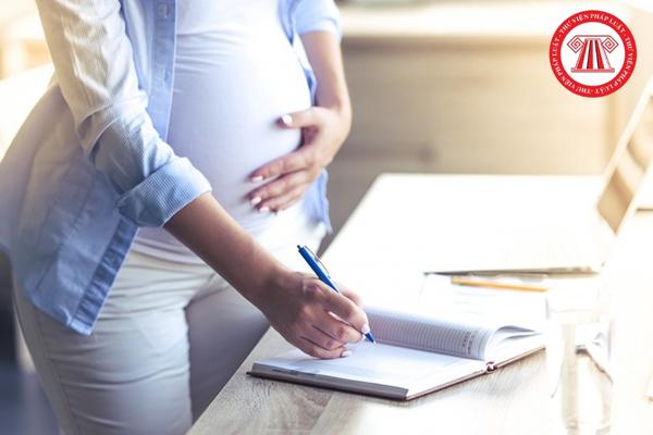 Có được yêu cầu lao động nữ đang mang thai viết đơn xin thôi việc hay không?