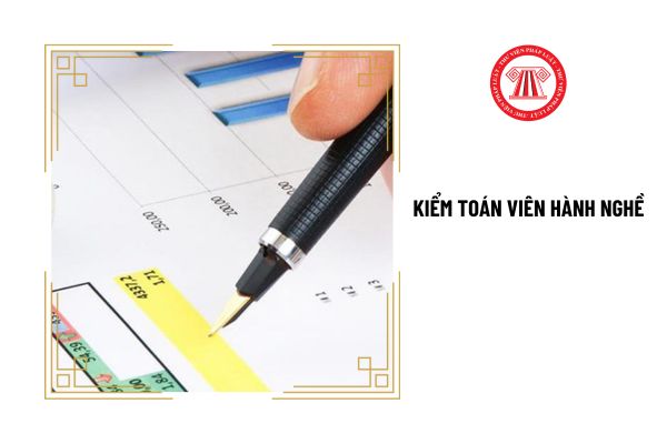 Kiểm toán viên hành nghề không được ký báo cáo kiểm toán cho một đơn vị được kiểm toán quá bao lâu?