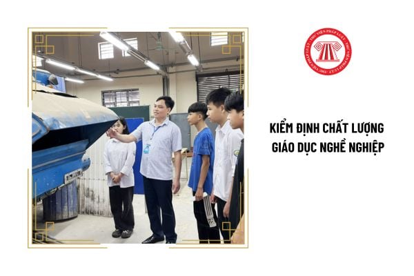 Quyết định thu hồi Giấy chứng nhận đạt tiêu chuẩn kiểm định chất lượng giáo dục nghề nghiệp được công bố ở đâu?