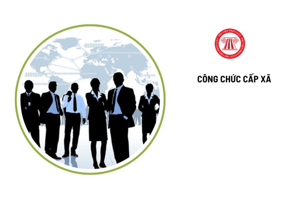 Viên chức có thuộc đối tượng tiếp nhận vào làm công chức cấp xã không?