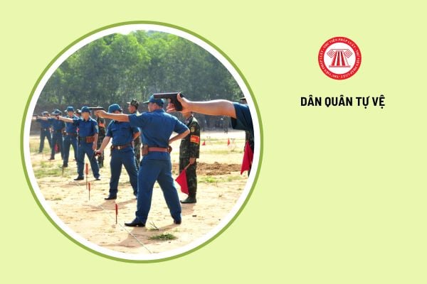 Dân quân tự vệ từ năm thứ hai trở đi huấn luyện quân sự, giáo dục chính trị pháp luật trong bao lâu?