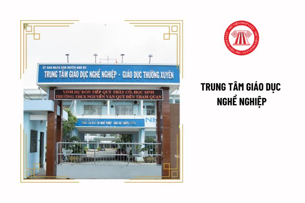 Nguồn thu tài chính của trung tâm giáo dục nghề nghiệp tư thục là từ đâu?