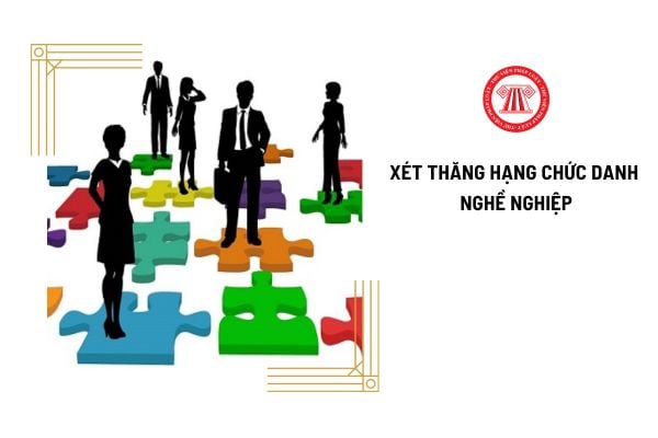 Thăng hạng chức danh nghề nghiệp là gì? Hồ sơ đăng ký xét thăng hạng chức danh nghề nghiệp gồm những gì?