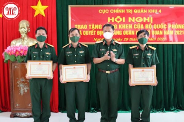 Có 3 năm đạt danh hiệu Chiến sĩ thi đua cơ sở nhưng không liên tục, cá nhân có được xét tặng Bằng khen của Thủ tướng Chính phủ không?