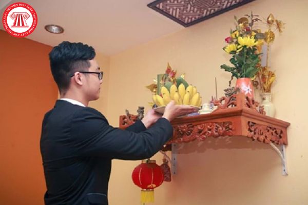 Bao sái bàn thờ là gì? Văn phòng làm việc có bàn thờ thực hiện bao sái như thế nào?