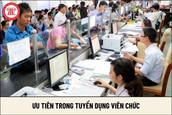 Người dân tộc thiểu số được ưu tiên trong tuyển dụng viên chức không?