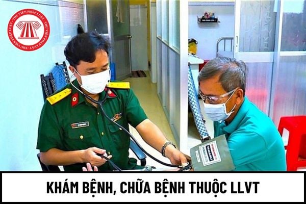 Người hành nghề khám bệnh, chữa bệnh thuộc lực lượng vũ trang bắt buộc phải có giấy phép hành nghề đúng không?