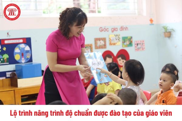 02 giai đoạn của lộ trình thực hiện nâng trình độ chuẩn được đào tạo của giáo viên mầm non ra sao?