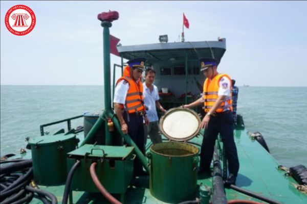 Sỹ quan kiểm tra tàu biển Việt Nam có phải là công chức không?