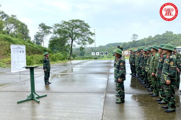 Quân nhân chuyên nghiệp hành hung đồng đội bị xử lý ra sao?