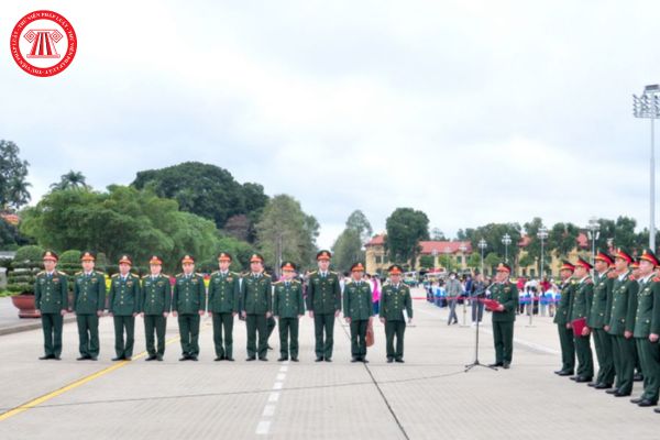 Ngạch sĩ quan tại ngũ là gì? Sĩ quan tại ngũ được hưởng tiền lương, phụ cấp, nhà ở và điều kiện làm việc như thế nào?