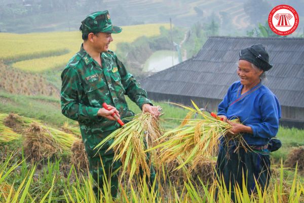 Chiến tranh nhân dân là gì? Trong tình trạng chiến tranh thì lực lượng vũ trang nhân dân thực hiện theo lệnh của ai?