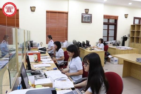 Khuyến khích nghỉ trước đối với cán bộ công chức cấp xã dôi dư do sắp xếp đơn vị hành chính cấp huyện, cấp xã giai đoạn nào theo Công văn 1814?