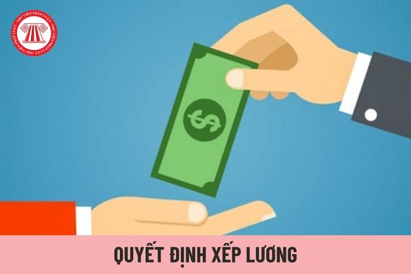 Quyết định xếp lương đối với sĩ quan cấp bậc quân hàm Trung tá thuộc Ban Cơ yếu chính phủ thì ai có thẩm quyền?