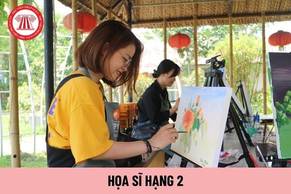 Họa sĩ hạng 2 chuyên ngành mỹ thuật cần đáp ứng tiêu chuẩn gì về trình độ đào tạo bồi dưỡng?