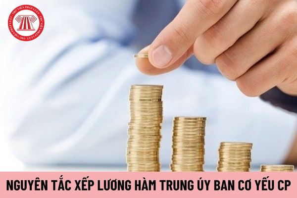 Nguyên tắc xếp lương đối với sĩ quan cấp bậc quân hàm Trung úy thuộc Ban Cơ yếu Chính phủ là gì?