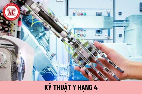 Kỹ thuật y hạng 4 cần đáp ứng tiêu chuẩn gì về trình độ đào tạo bồi dưỡng?