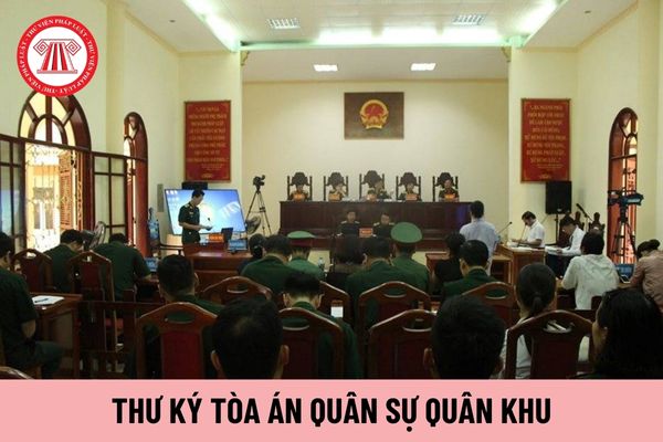 Thư ký Tòa án quân sự quân khu trong thời gian bị đình chỉ công tác có được hưởng phụ cấp đặc thù không?