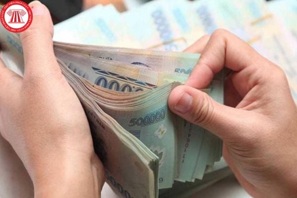 Chi tiết cách tính tiền đối với người hoạt động không chuyên trách ở thôn, tổ dân phố dôi dư do sắp xếp thôn, tổ dân phố nghỉ ngay kể từ khi có quyết định sắp xếp của cấp có thẩm quyền theo Nghị định 154, cụ thể như thế nào?