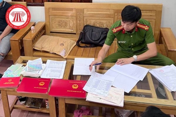 Sử dụng giấy tờ giả trong thực hiện thủ tục hành chính liên quan đến đất đai bị xử phạt bao nhiêu?