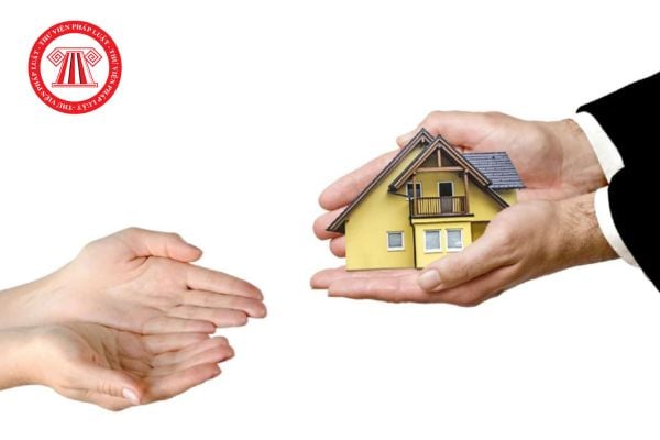 Việc tặng cho nhà ở đang cho thuê được quy định như thế nào? 