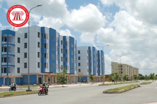 Việc bố trí nhà ở xã hội phục vụ tái định cư được quy định như thế nào?