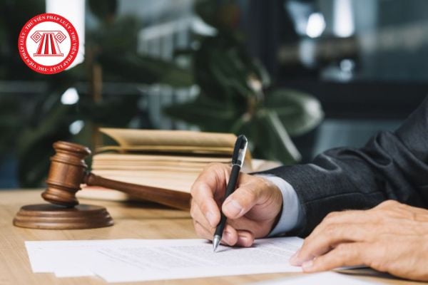 Thẩm quyền ban hành quyết định cưỡng chế thu hồi đất từ 1 7 2025 thuộc về ai?