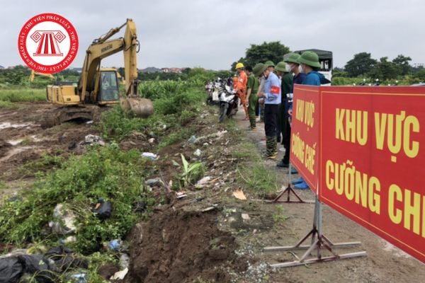 Cưỡng chế thu hồi đất là gì? Việc cưỡng chế thu hồi đất năm 2025 phải đảm bảo những nguyên tắc nào?