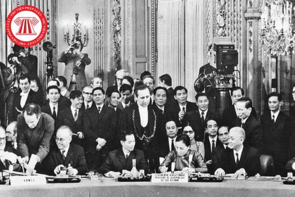 Tại Hiệp định Paris 1973. Người đại diện Chính phủ Cách mạng lâm thời Cộng hòa miền Nam Việt Nam ký vào văn bản Hiệp định là ai?