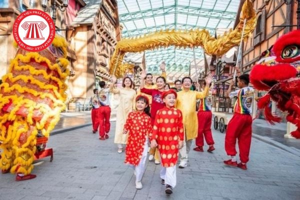 Giờ đẹp xuất hành Mùng 1 Tết Âm lịch 2026 để thu hút tài lộc may mắn, mua bán đất đai cả năm? 