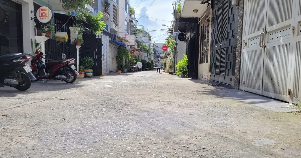 Bán nhà hẻm xe hơi CMT8 Tân Bình