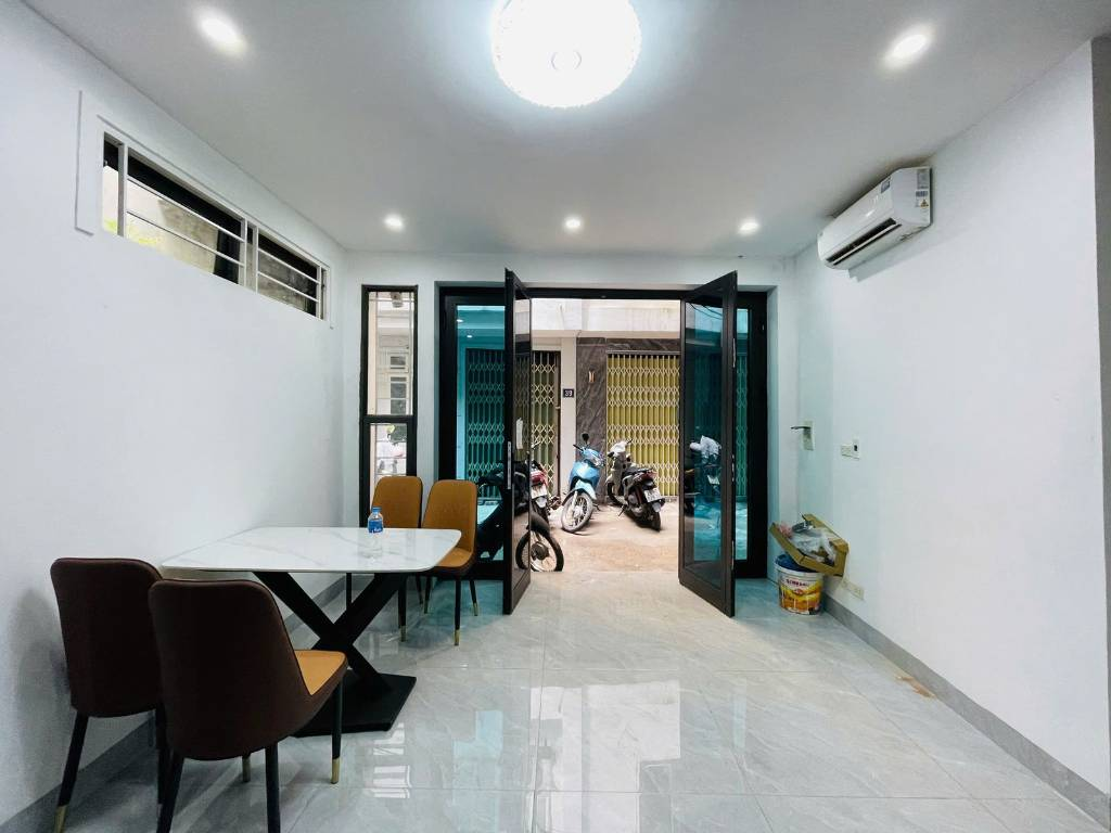 Nhà lô góc Yên Hòa, Cầu Giấy
