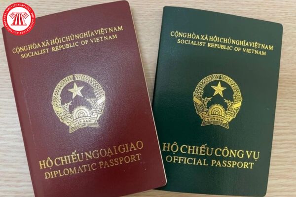 Người nước ngoài có nhiều hộ chiếu thì khi xuất cảnh có phải sử dụng tất cả hộ chiếu đó hay không?