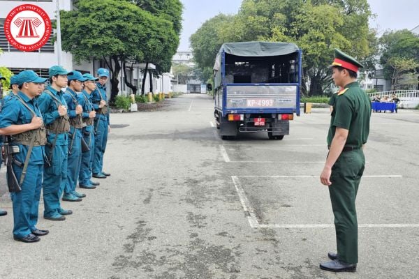 Dân quân tự vệ có được điều khiển giao thông đường bộ? Lưu ý khi sử dụng thiết bị thông minh hỗ trợ chỉ huy, điều khiển giao thông?