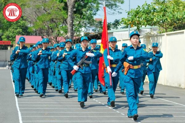 Độ tuổi tham gia Dân quân tự vệ của nữ là bao nhiêu? Công dân nữ tham gia Dân quân tự vệ phải có sức khỏe thế nào?