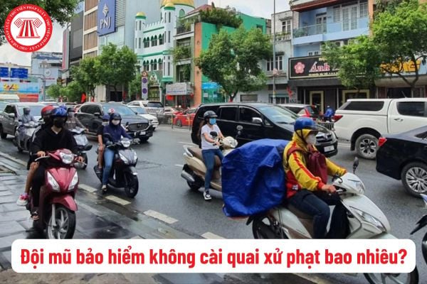 Năm 2025, ngồi sau xe máy đội mũ bảo hiểm không cài quai có bị xử phạt? Mức phạt theo Nghị định 168?