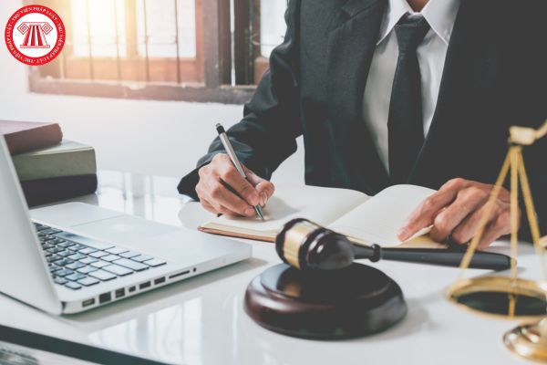Người được miễn đào tạo nghề luật sư có được dùng hợp đồng làm việc trong lĩnh vực pháp luật để làm giấy tờ chứng minh được miễn đào tạo nghề luật sư?