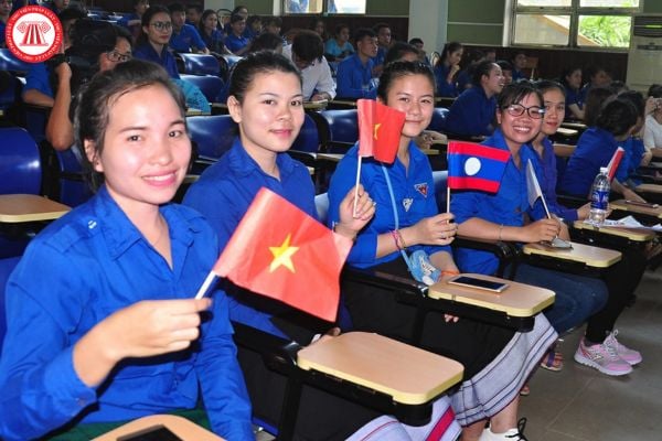 Lưu học sinh Campuchia hệ đào tạo dài hạn tự lựa chọn phương tiện là xe khách có được hỗ trợ thanh toán giá vé không?