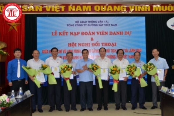 Cơ quan nào quy định việc kết nạp đoàn viên danh dự? Việc kết nạp đoàn viên danh dự tiến hành theo những bước nào?