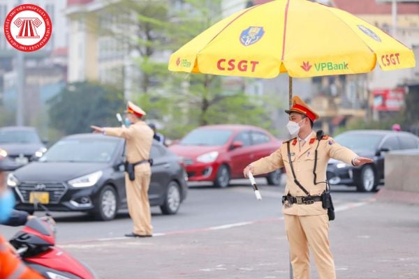 Người bao nhiêu tuổi được cấp chứng chỉ bồi dưỡng kiến thức pháp luật về giao thông đường bộ theo quy định?