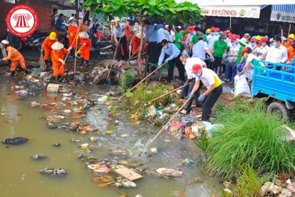 Nhiệm vụ của Bộ Tài nguyên và Môi trường là hướng dẫn đánh giá khả năng chịu tải môi trường nước mặt đối với sông, hồ trong hoạt động bảo vệ môi trường nước mặt phải không?